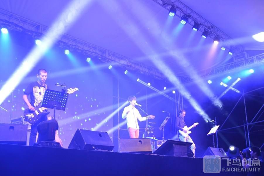 活動(dòng)舞臺(tái)搭建時(shí)的音響設(shè)備擺放方式有幾種？